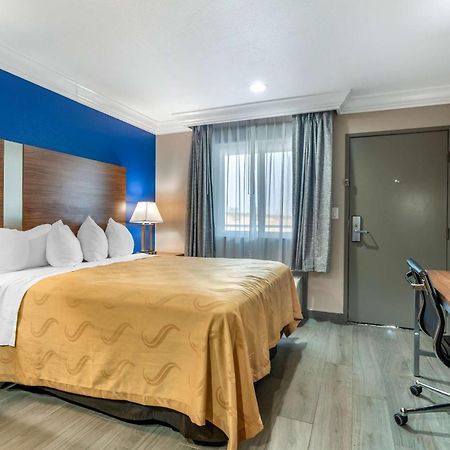 Quality Inn & Suites Вакавил Екстериор снимка