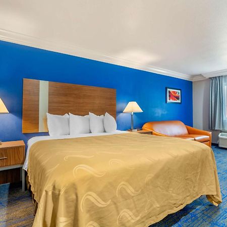 Quality Inn & Suites Вакавил Екстериор снимка