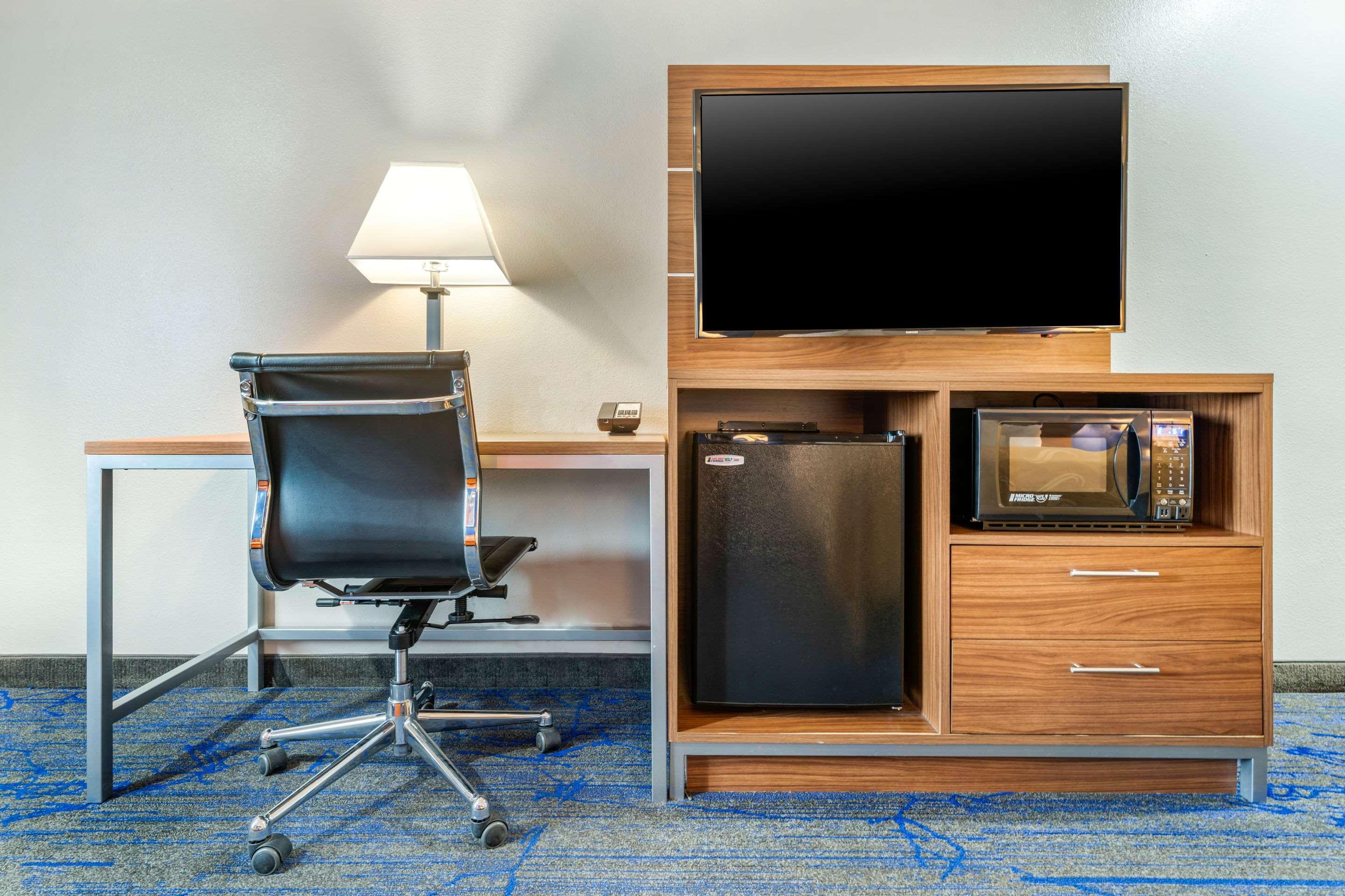 Quality Inn & Suites Вакавил Екстериор снимка