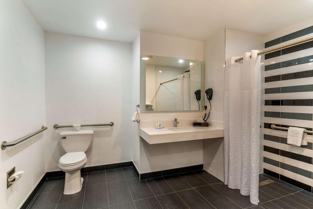 Quality Inn & Suites Вакавил Екстериор снимка